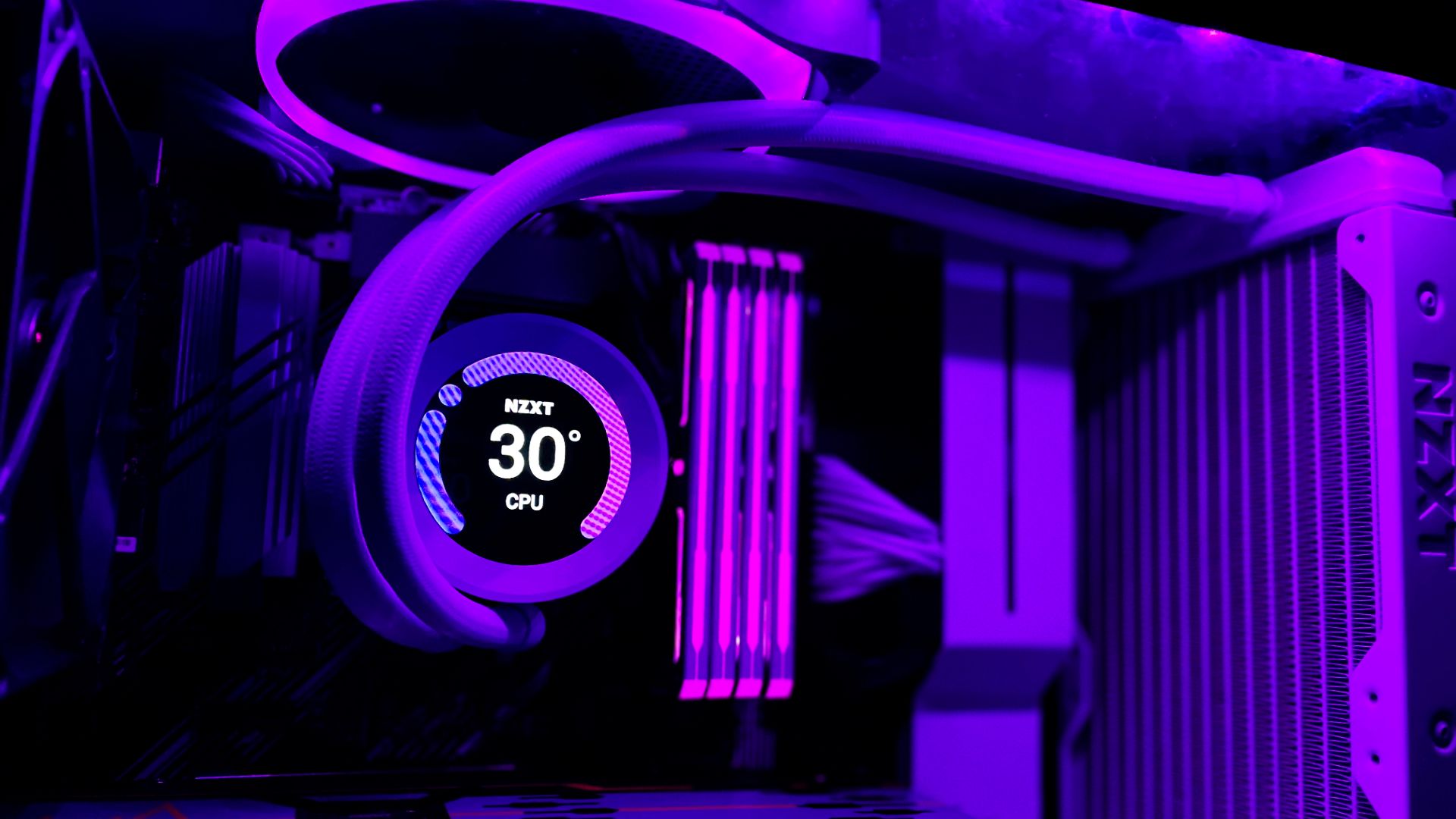 NZXT Kraken Z63 - RGB, kijelző