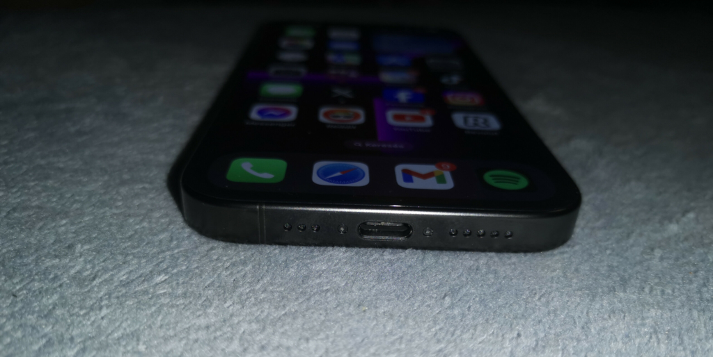 iPhone 15 Pro USB-C
