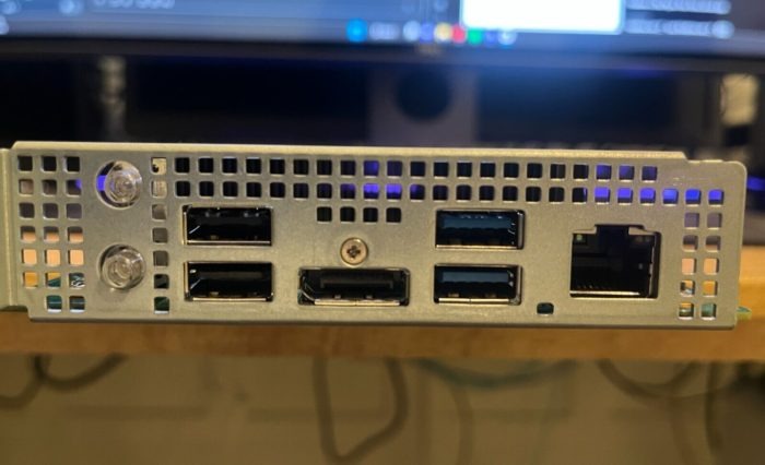 Ethernet és USB portok a "videokártyán" 