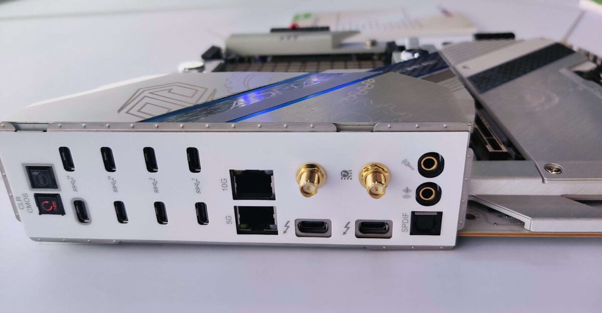 ASRock alaplap - USB-A nélkül