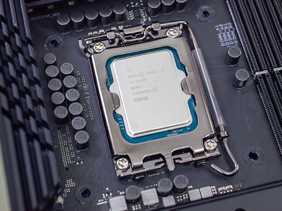 Intel i3-14100
